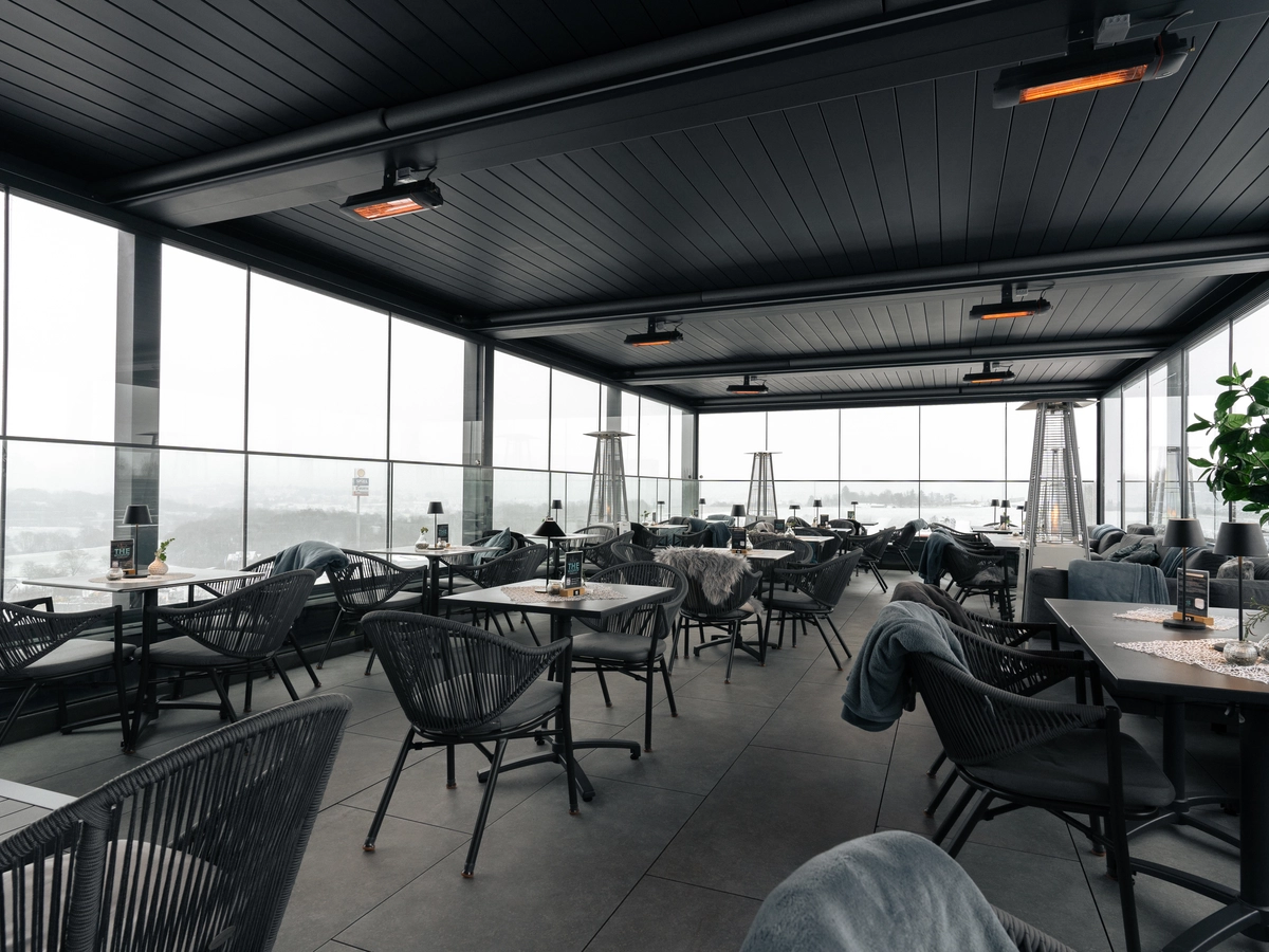 Entspanne dich in unserer gemütlichen Lounge und genieße die einladende Atmosphäre.